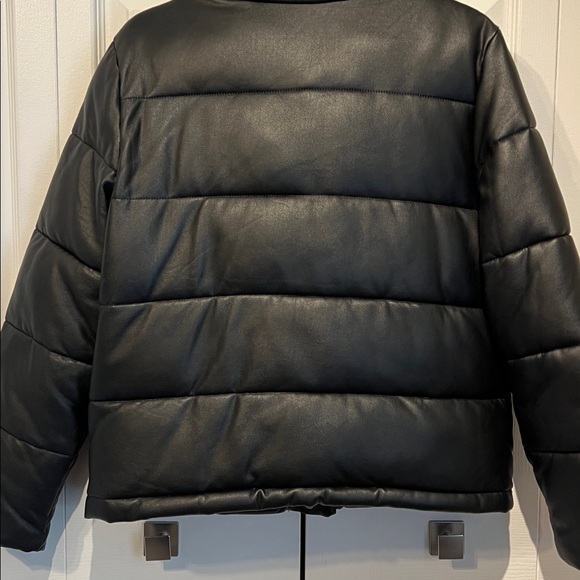 7 for All Mankind Black Vegan Leather Cropped Puffer Jacket Size S - Picture 8 of 12